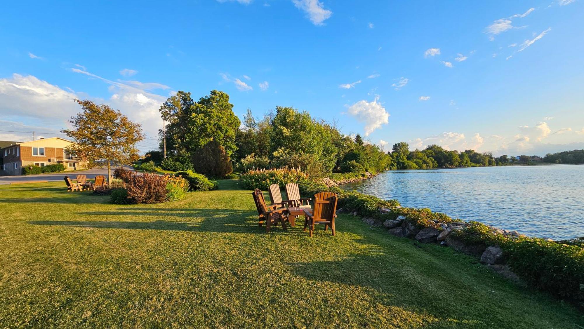 Hotel Oasis Lac St-Louis Salaberry-de-Valleyfield Eksteriør bilde