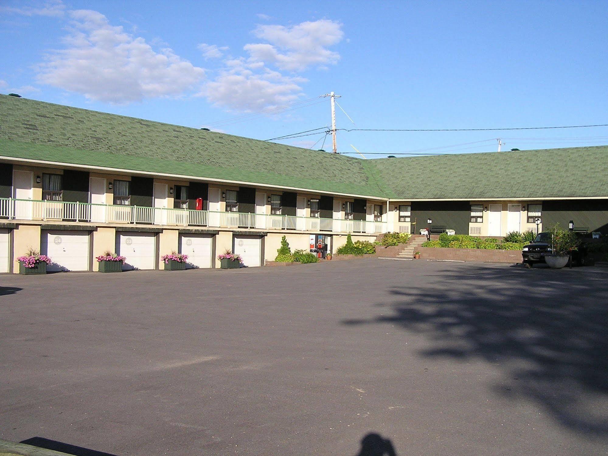 Hotel Oasis Lac St-Louis Salaberry-de-Valleyfield Eksteriør bilde